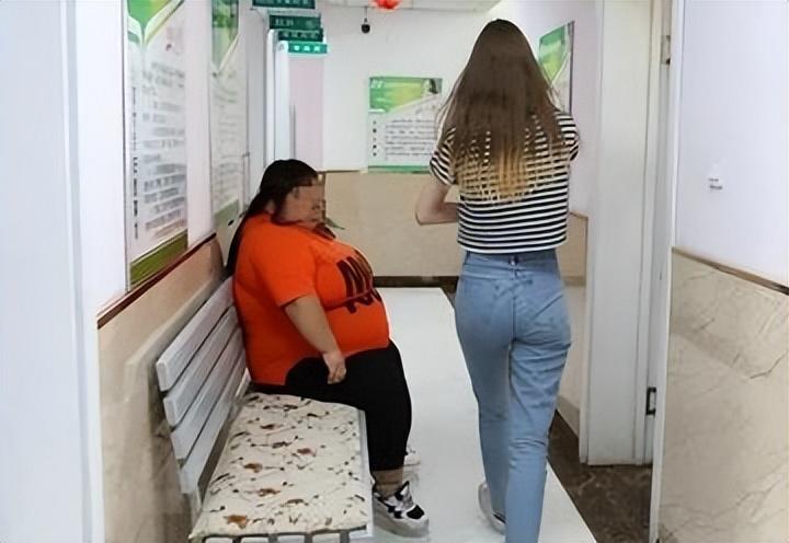 校花被黑多人围攻灌满视频