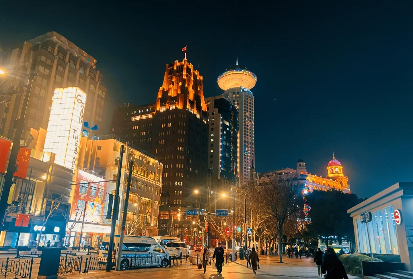 比斯特区，繁华与活力的都市新天地-第2张图片