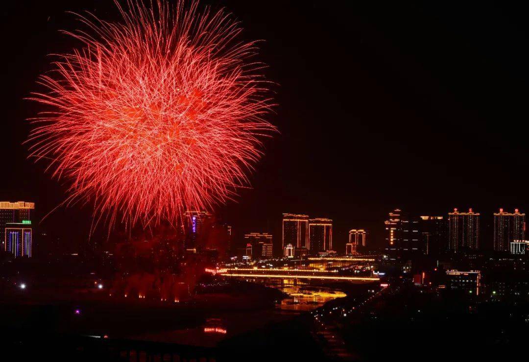 2023香港今晚特马2023香港今晚特马，璀璨夜空下的盛事-第2张图片