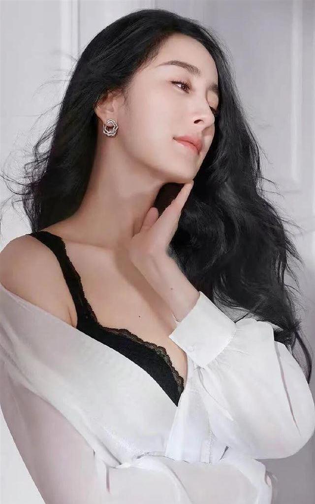 杨幂门杨幂门事件，娱乐圈的风波与疑云-第2张图片