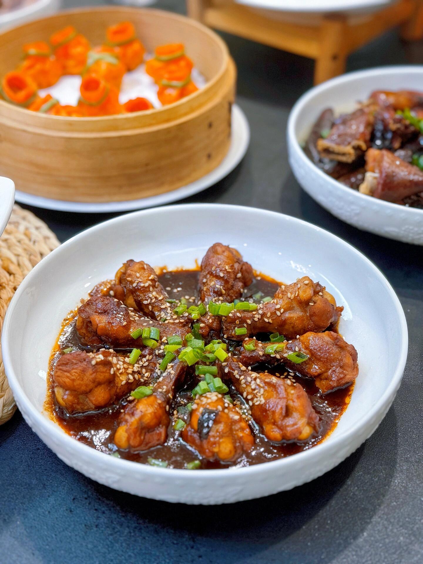 丝瓜、秋葵、草莓、榴莲、香蕉，五味果蔬的盛宴-第2张图片