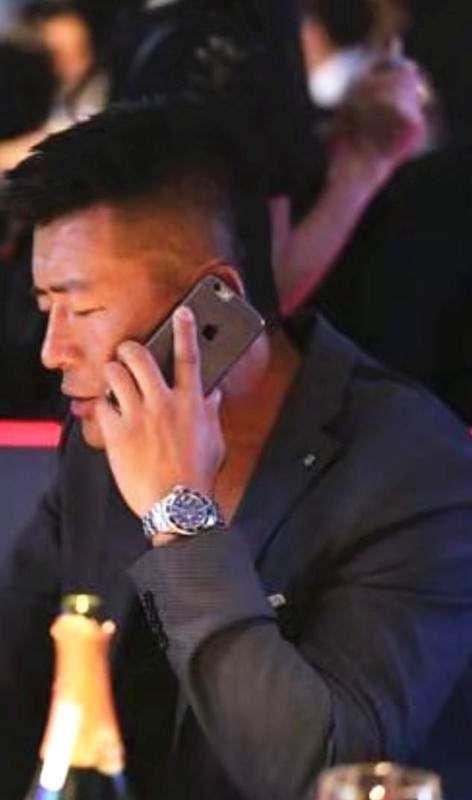 娇妻聚会大杂交