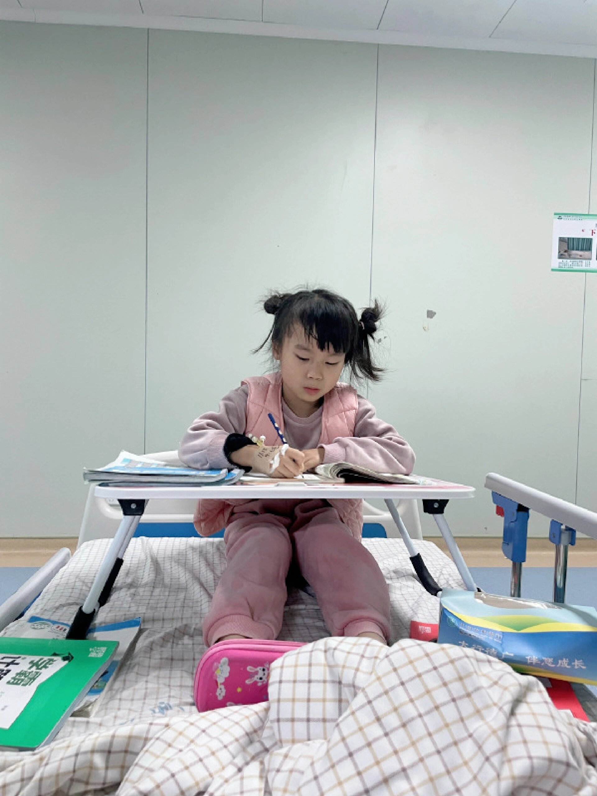 坐在学长的大东西上做作业坐在学长的大东西上做作业