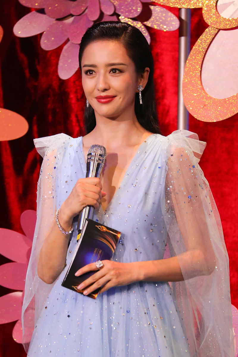 天涯818佟丽娅，明星风采与时代印记