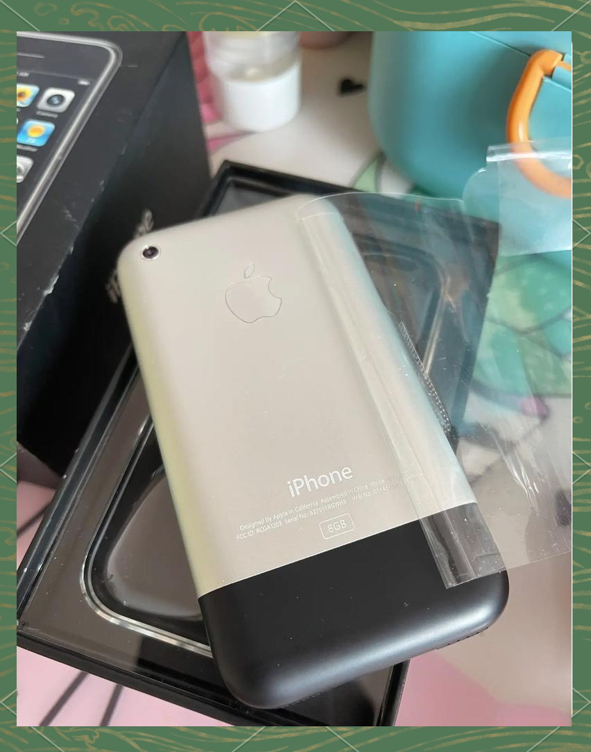 初代未拆封IPHONE拍出113万初代未拆封IPHONE拍出113万，数码奇迹的背后