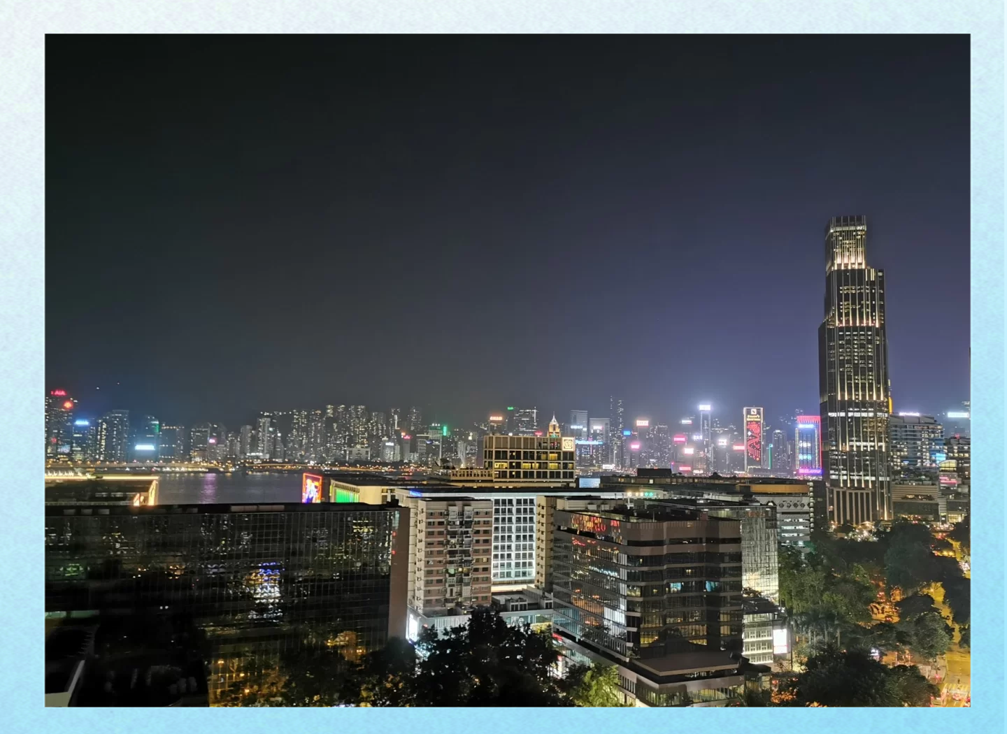 亭亭玉立国色天香综合症图片夜夜玩，夜生活的魅力与体验-第3张图片