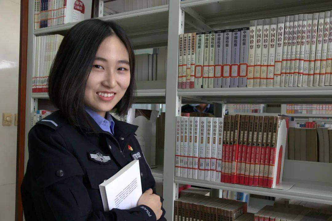 公安大学 女生公安大学美女警花-第2张图片