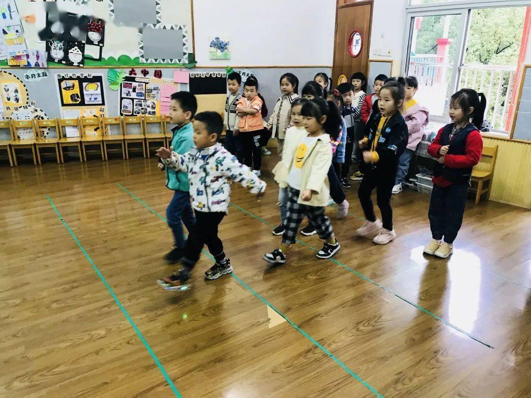 铿锵锵锵锵锵锵锵锵铜铿锵锵锵锵锵，音乐之韵