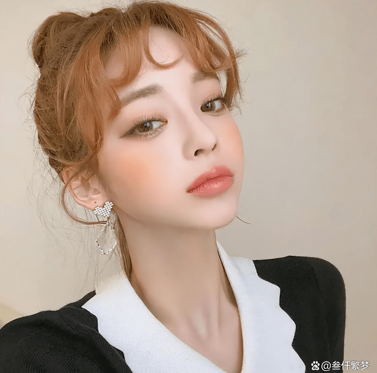 传媒麻豆月月传媒麻豆，引领时尚潮流的新锐形象