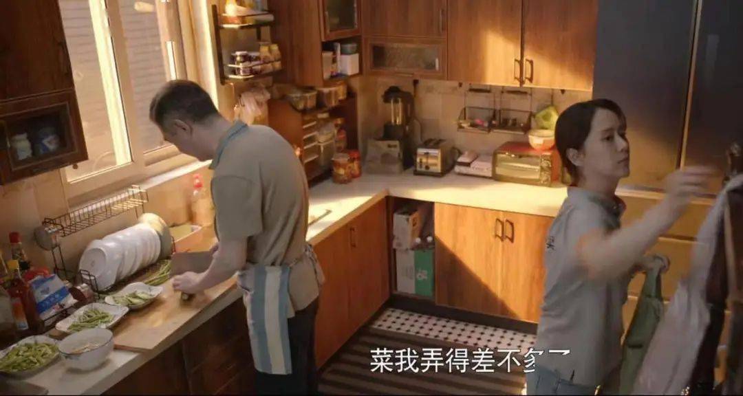 厨房里边厨房里的直接C，烹饪的新篇章-第2张图片