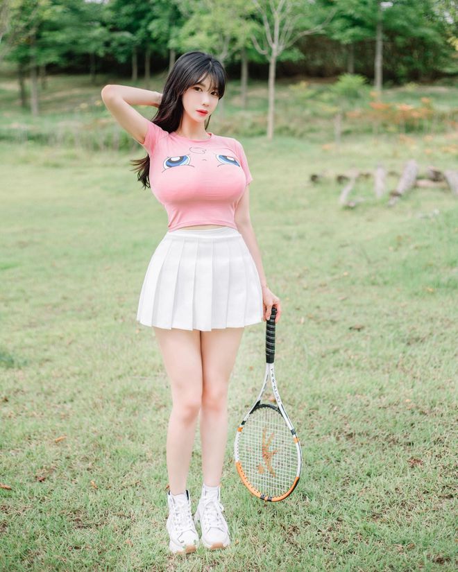 美女脱了奶罩看到大乳被男人所摸视频美女脱下奶罩，展现大乳之美-第3张图片