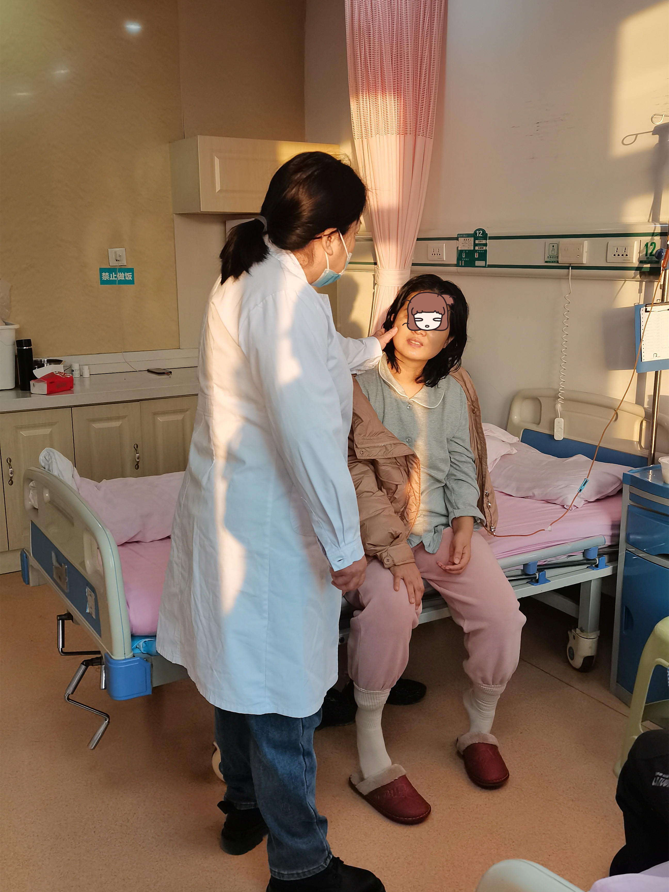 医生含着我的奶边摸边做-第1张图片