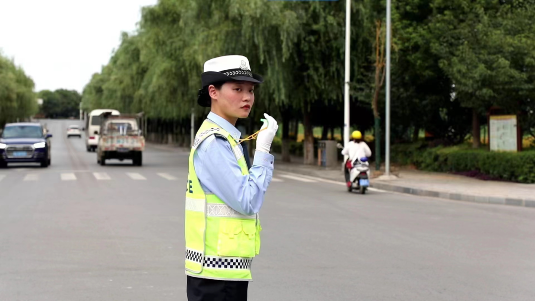 女警被黑人20厘米强交女警被黑人强交事件-第2张图片