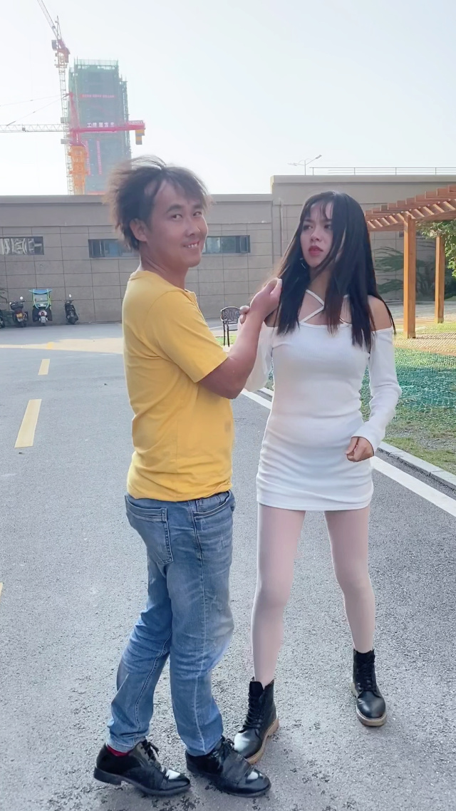 跟朋友妻一起旅游跟朋友妻一起旅游