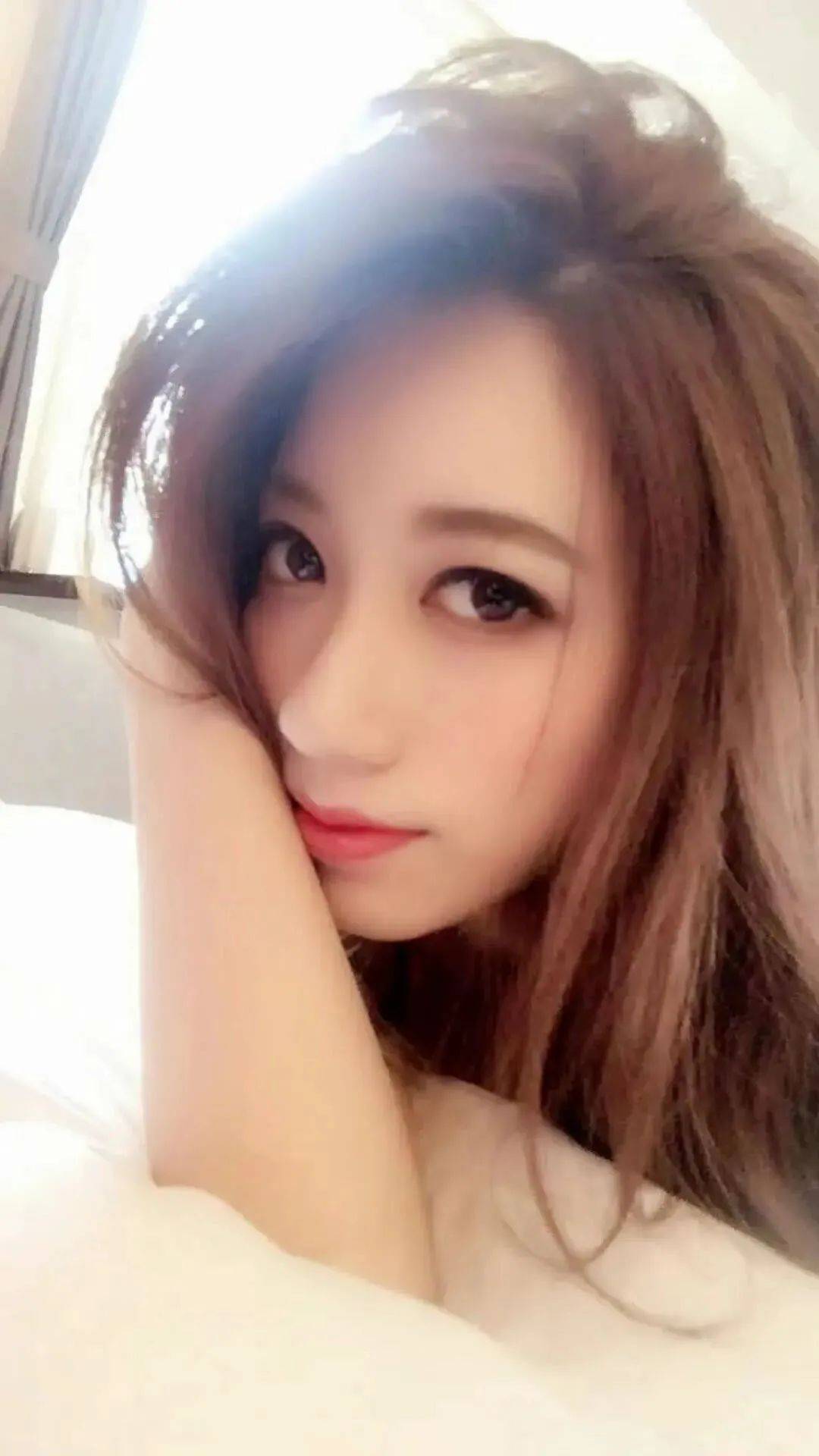 日本视频中的人妻，真实与诱惑