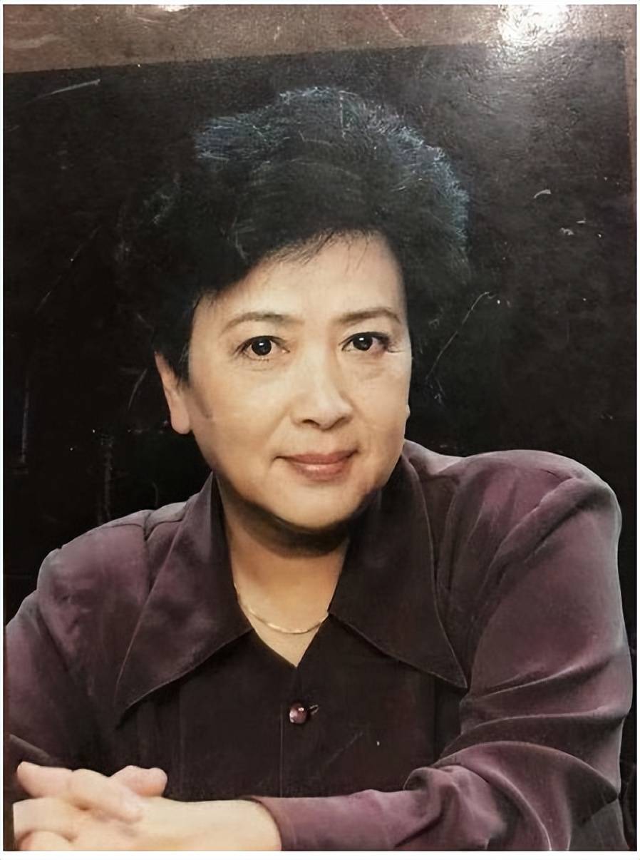 汤芳图，艺术与生活的交融