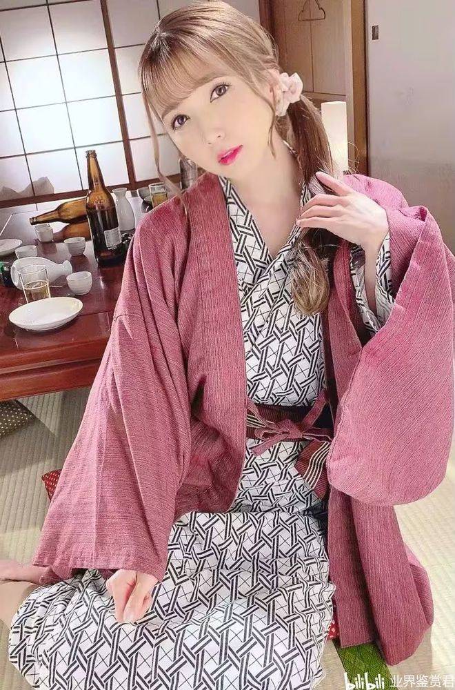 北条麻妃，熟女人妻AV在线的魅力传奇-第2张图片