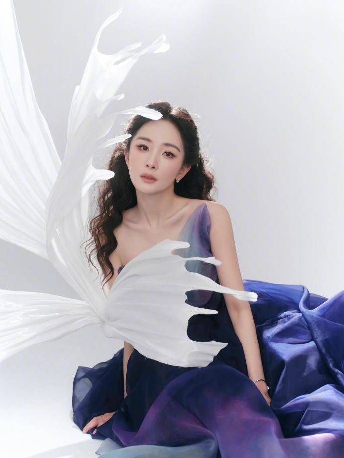 杨幂醉酒正版视频，醉美演绎-第1张图片
