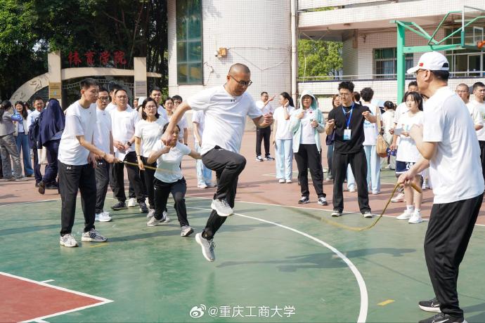 重庆工商大学廖文杰廖文杰，才华横溢的文学之星-第3张图片
