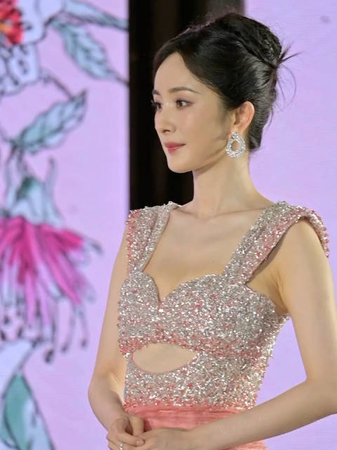 杨幂醉酒不雅视频杨幂醉酒不雅视频揭秘-第3张图片