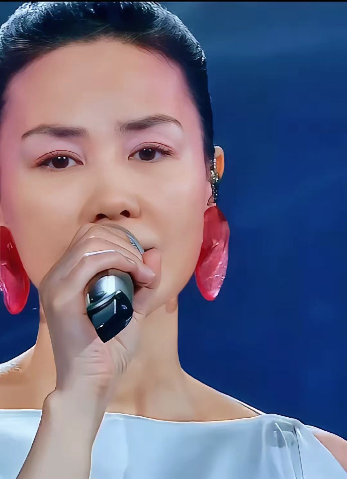 王菲产子是真的吗