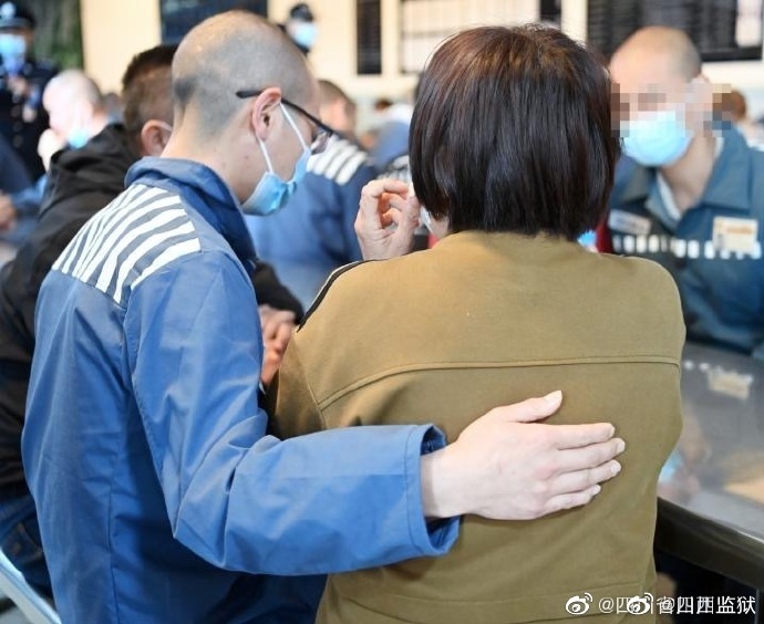张警官是谁张警官大战吕总，图片背后的故事