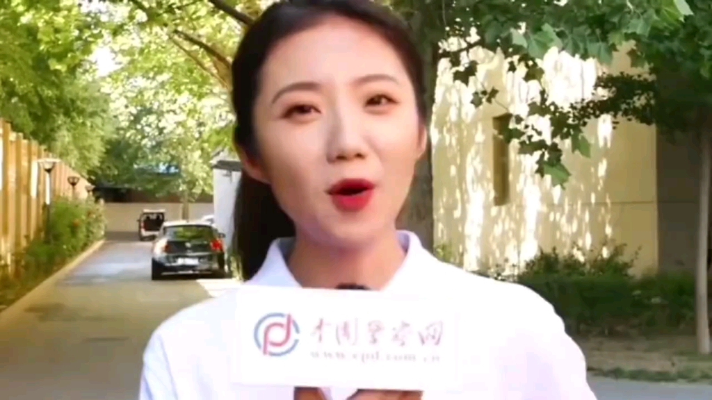 警花张津瑜头撞玻璃警花张津瑜头撞玻璃的英勇瞬间-第1张图片