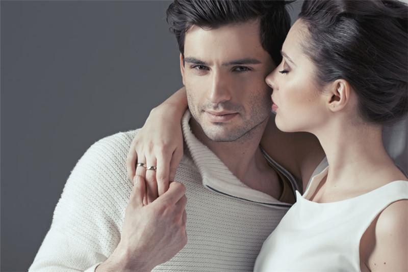 男人日美女男人日美女，魅力四溢的美丽时刻-第1张图片