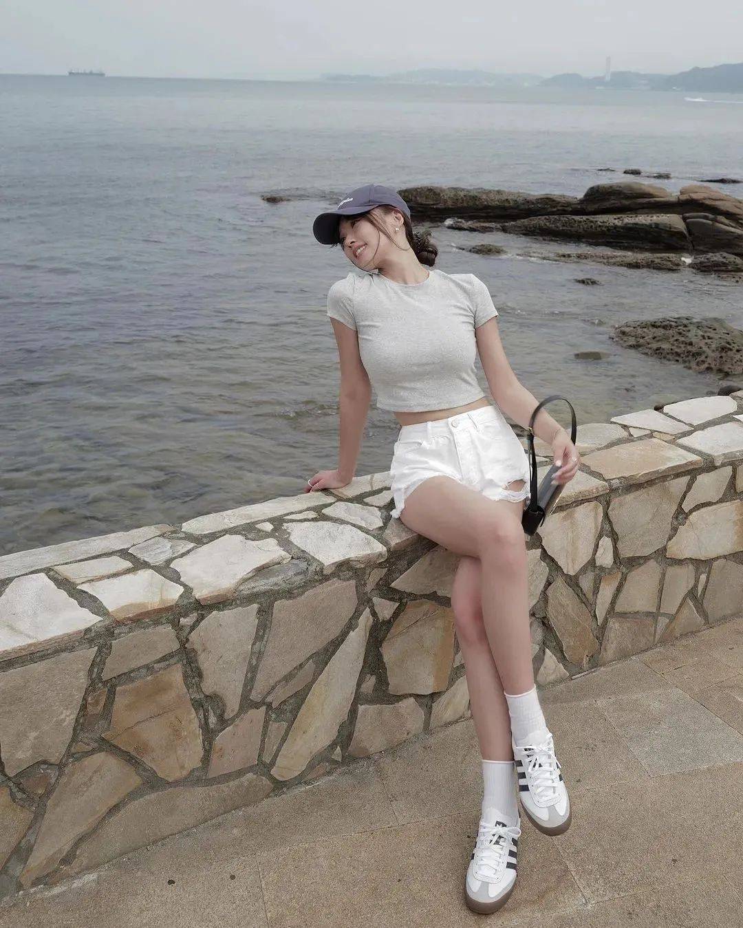 强行挺进朋友漂亮人妻身体强行挺进朋友与漂亮人妻的身体-第3张图片