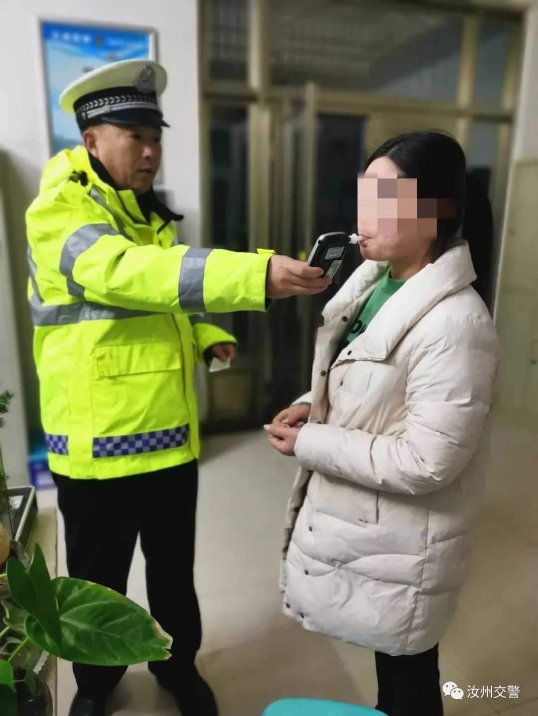 交警用小xue查酒驾的作文400字左右免费优秀篇交警用小XUE查酒驾-第1张图片
