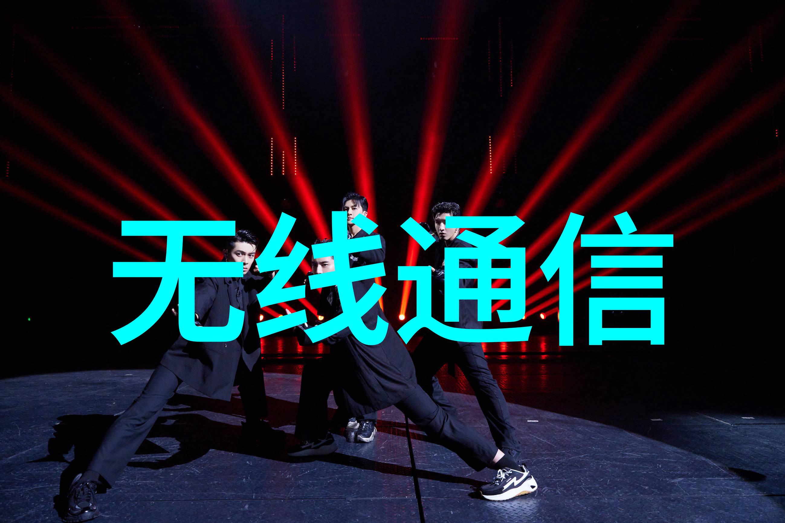 俄国一姐Rapper潮水，音乐界的璀璨之星-第1张图片