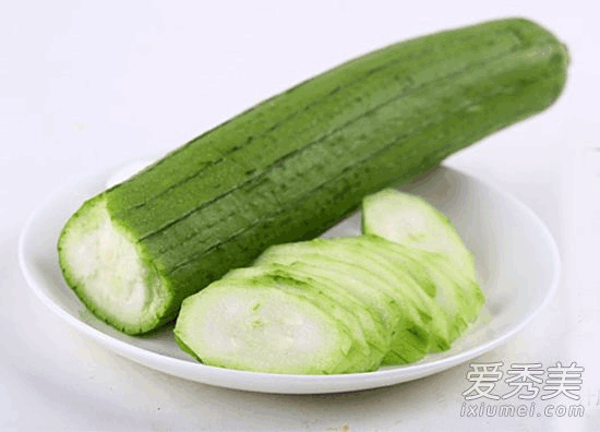 草莓与丝瓜，色情与健康的界限-第2张图片