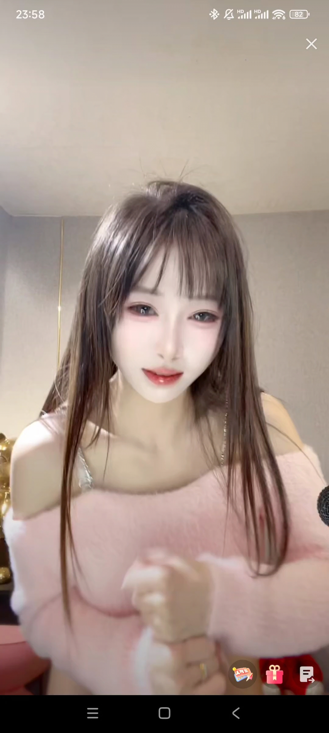 热女网，女性网络世界的魅力与挑战-第1张图片