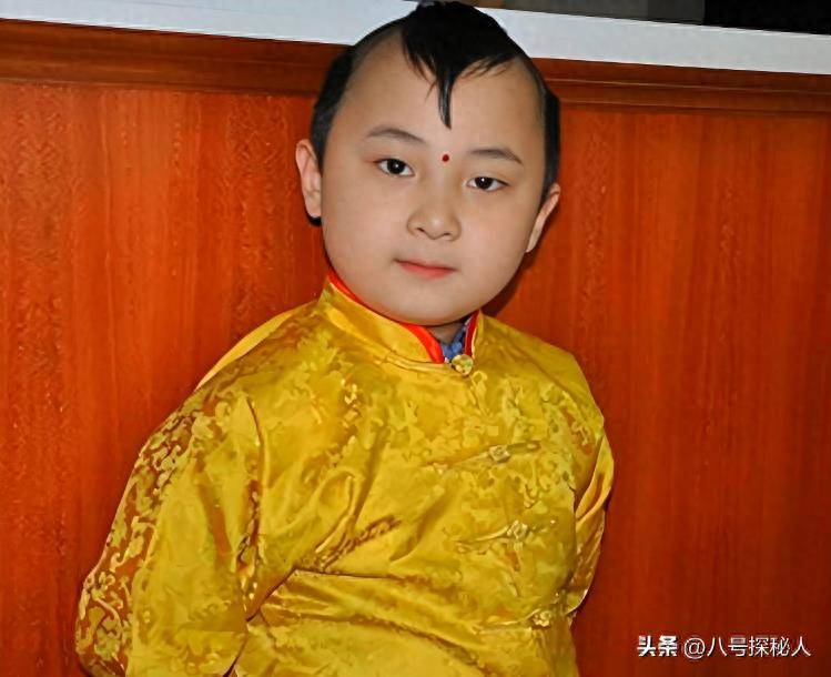 春晚童星邓鸣贺春晚童星邓鸣贺，星光璀璨的璀璨之星