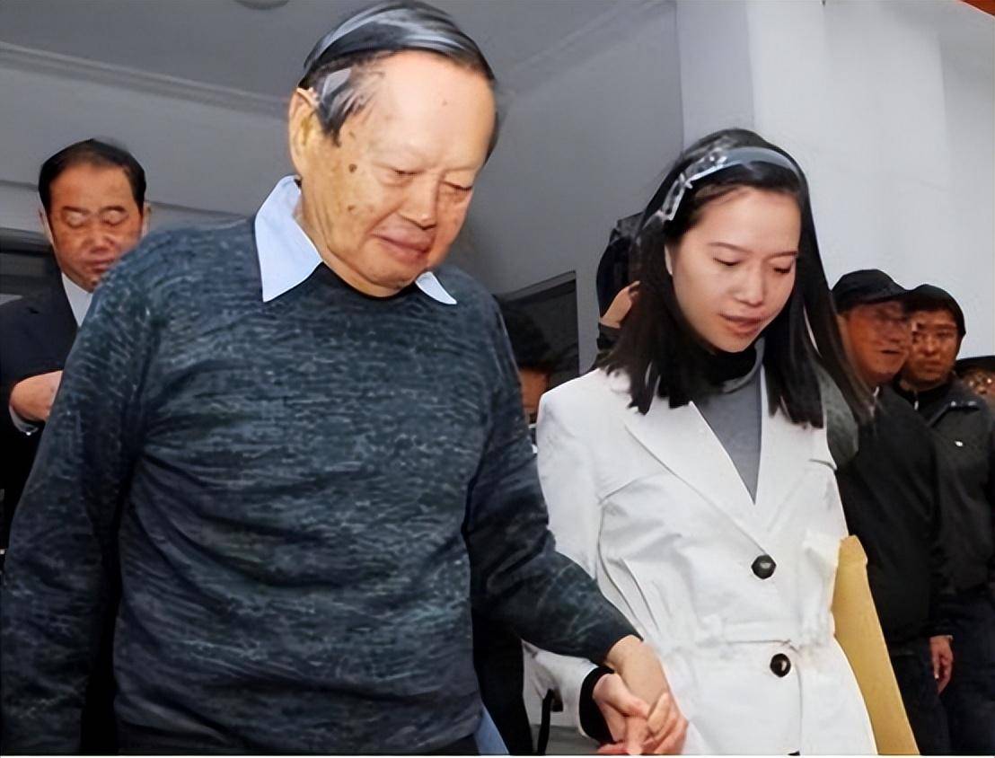 翁帆产下一子四岁照片翁帆产下一子四岁照片-第1张图片