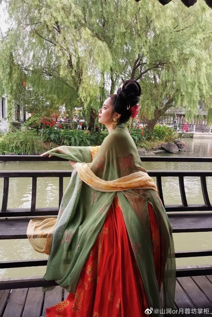 汉服齐胸襦裙啪啪汉服齐胸襦裙啪啪之美-第2张图片