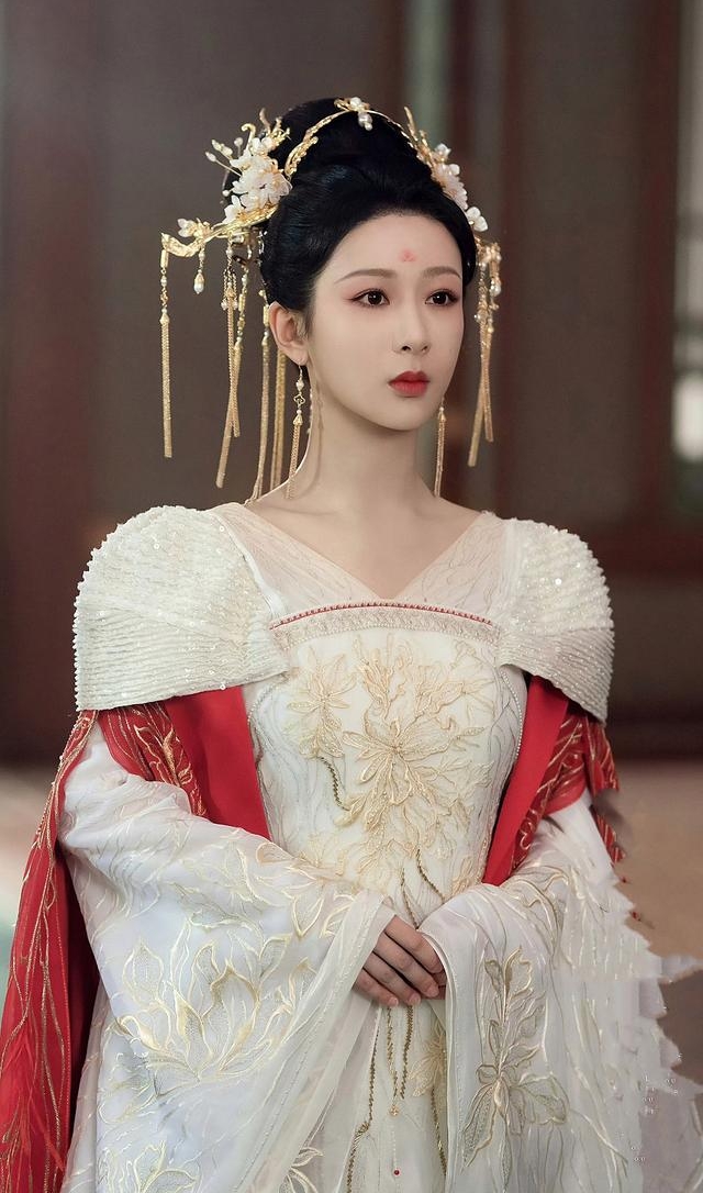 杨紫公开恋情，爱情与成长的交织-第2张图片
