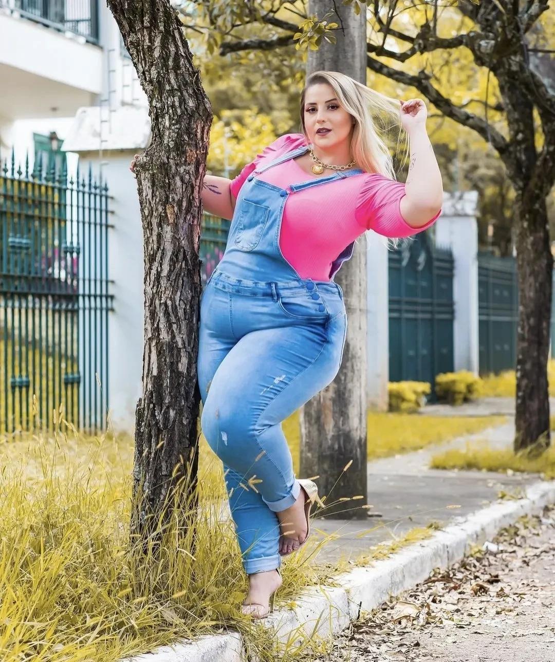 大码美女的英文缩写大码美女，时尚与魅力的完美融合-第1张图片