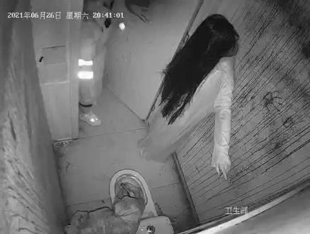 浴室少女自杀20浴室少女自杀-第1张图片