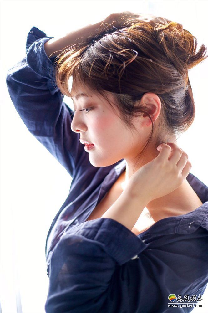 巨乳人妻巨乳人妻，魅力与诱惑-第2张图片