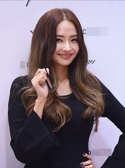 韩彩英三级韩彩英三级，才华横溢的艺术家-第1张图片