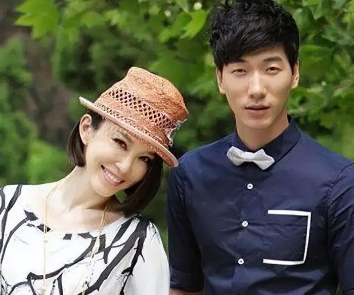 离婚后跟老爸过夫妻离婚后与老爸的夫妻生活-第3张图片