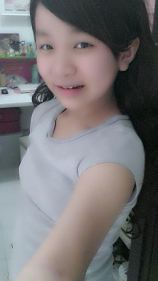 昨晚我们班六男生玩我胸昨晚我们班六男生玩我胸部