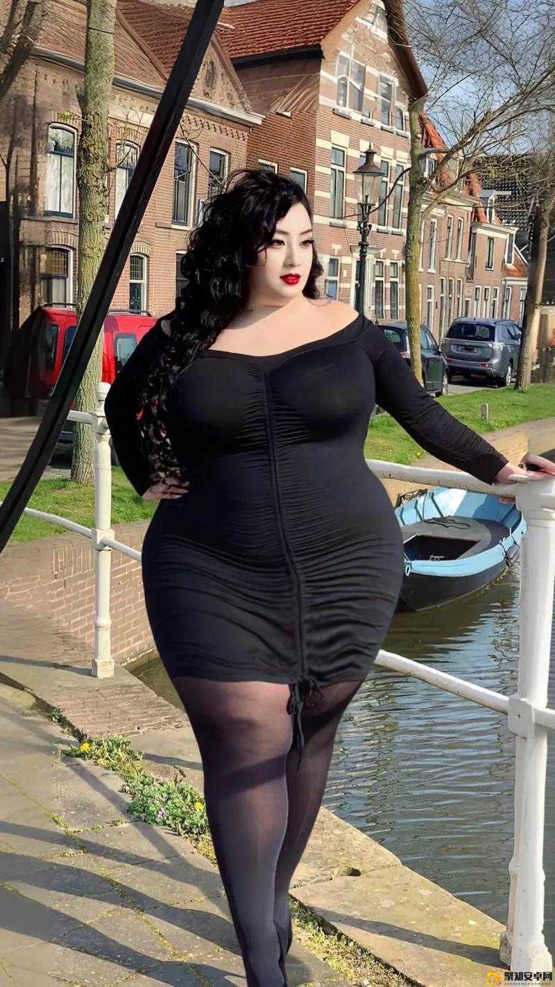 丰满湿润大白屁股BBW-第1张图片