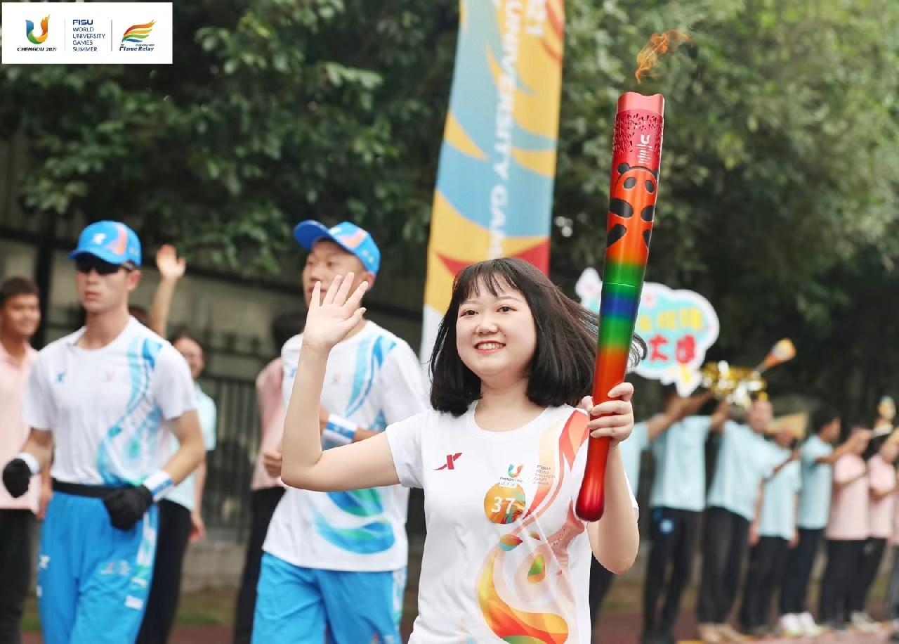 成都大运会火种飞往北京a成都大运会火种飞往北京-第3张图片