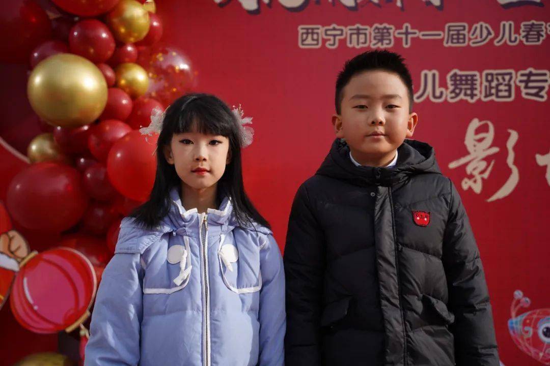 春晚璀璨星光，邓鸣贺的璀璨绽放-第3张图片