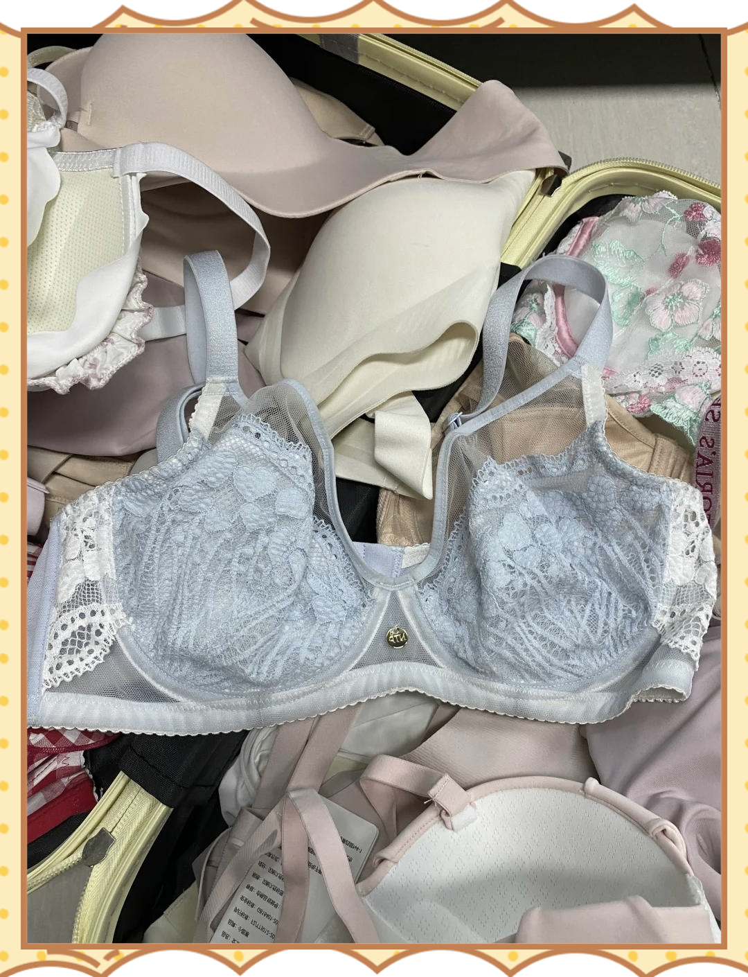 亲胸吻胸扒奶罩扒衣服视频绝对原创亲胸扒奶罩扒衣服视频揭秘-第1张图片