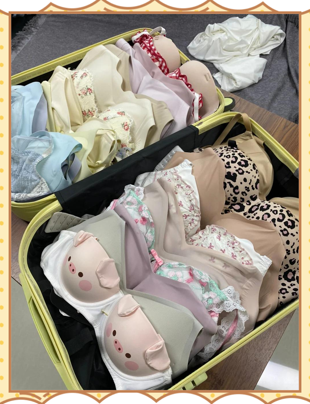 亲胸吻胸扒奶罩扒衣服视频绝对原创亲胸扒奶罩扒衣服视频揭秘-第3张图片