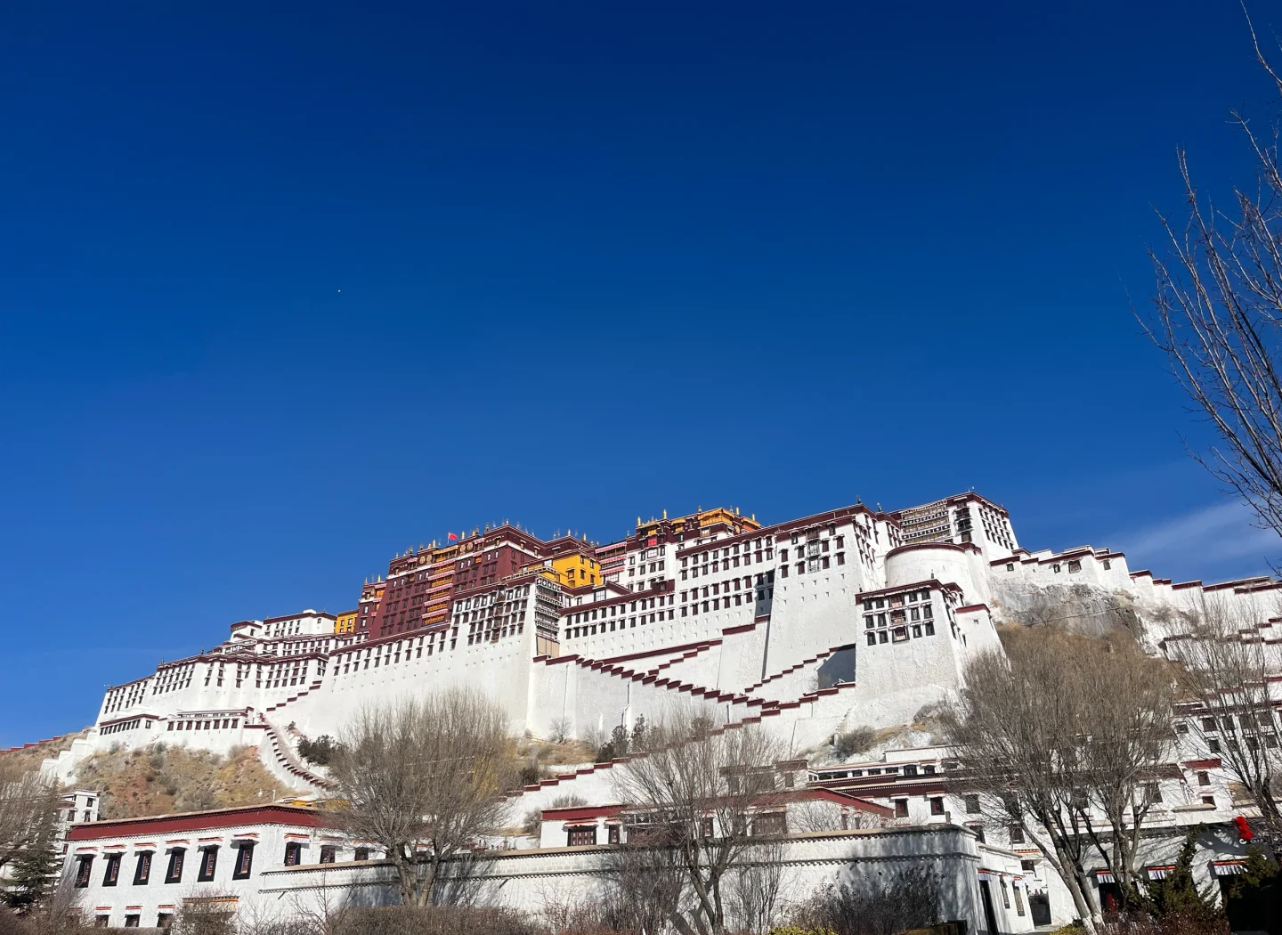 布达拉宫是否分为白宫和红宫-第1张图片