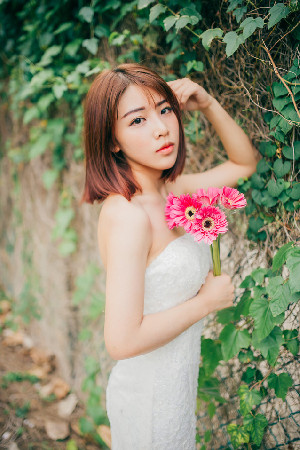 沈娜娜和苏语棠闹元宵 在线观看沈娜娜，青春绽放的魅力之星-第3张图片